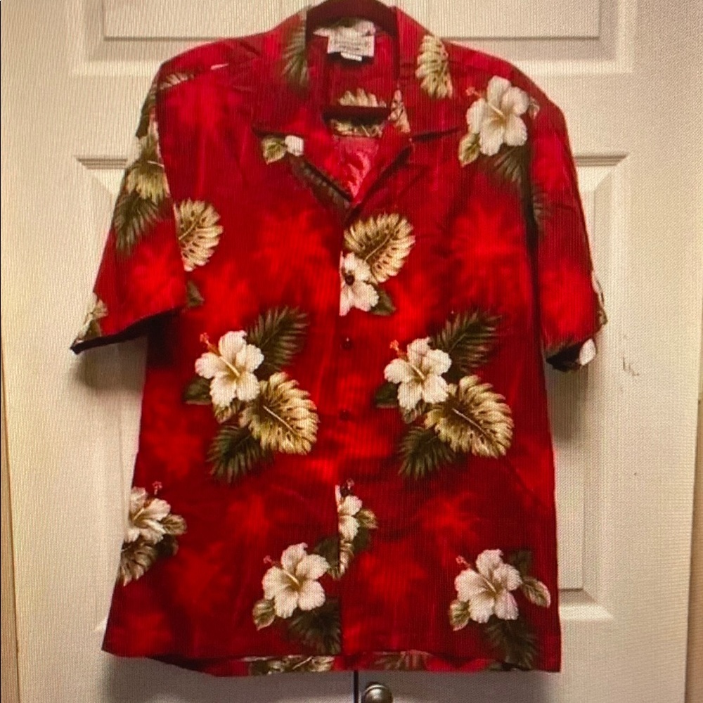 Men's Red Hawaiian Floral Short-Sleeve Button-Down Shirt